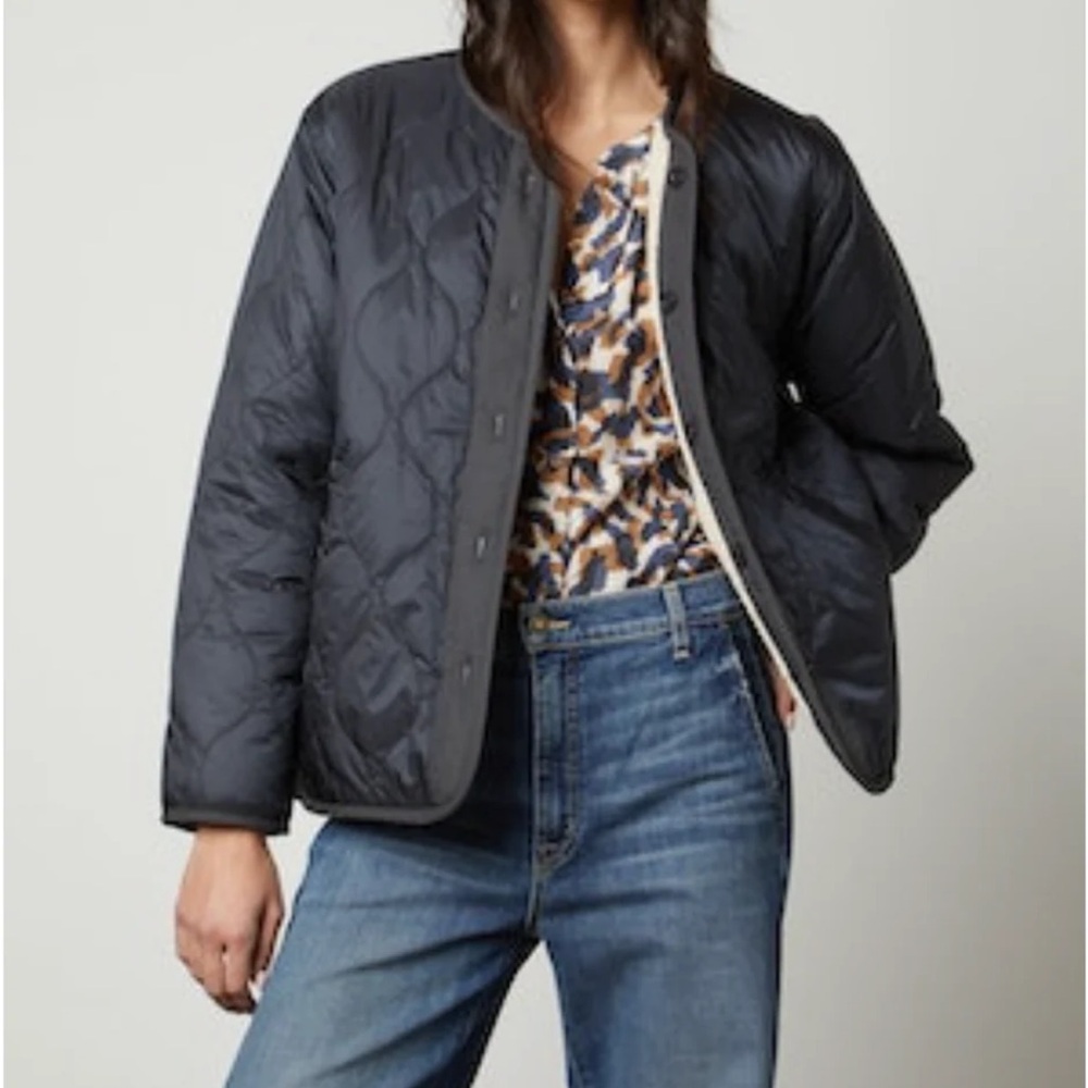 Women’s Navy Quilted Jacket NWT size small